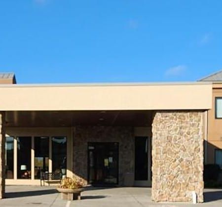 Cobblestone Inn & Suites - Newton Exterior photo